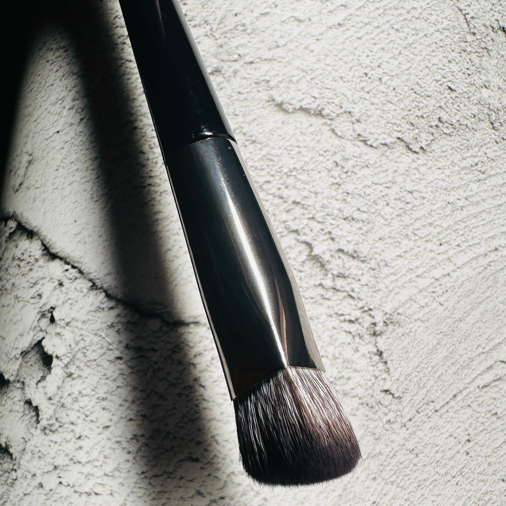 Vyraa PointBlend Concealer Brush