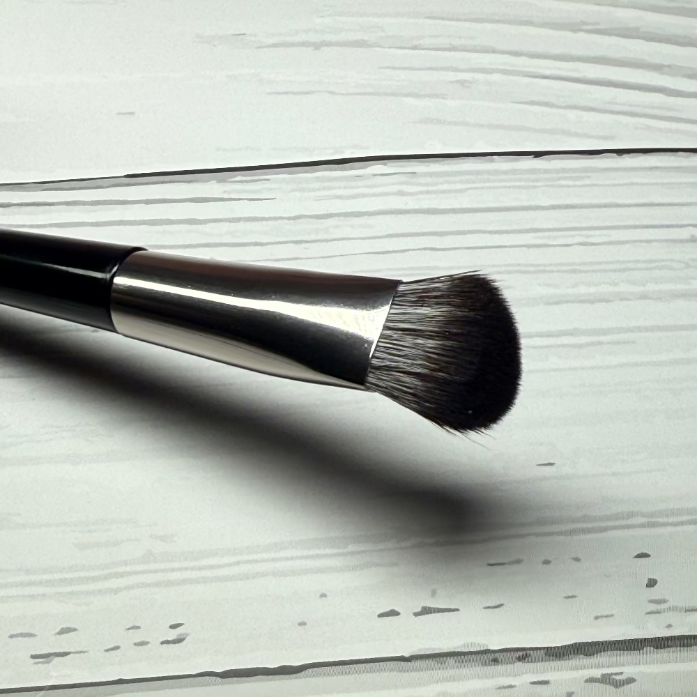 Vyraa PointBlend Concealer Brush